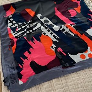 Tous scarf